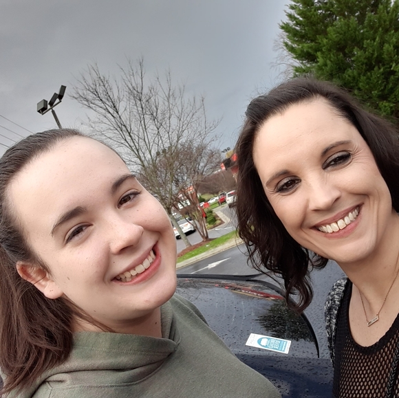 Meet your Posher, Sara - Picture 2 of 2